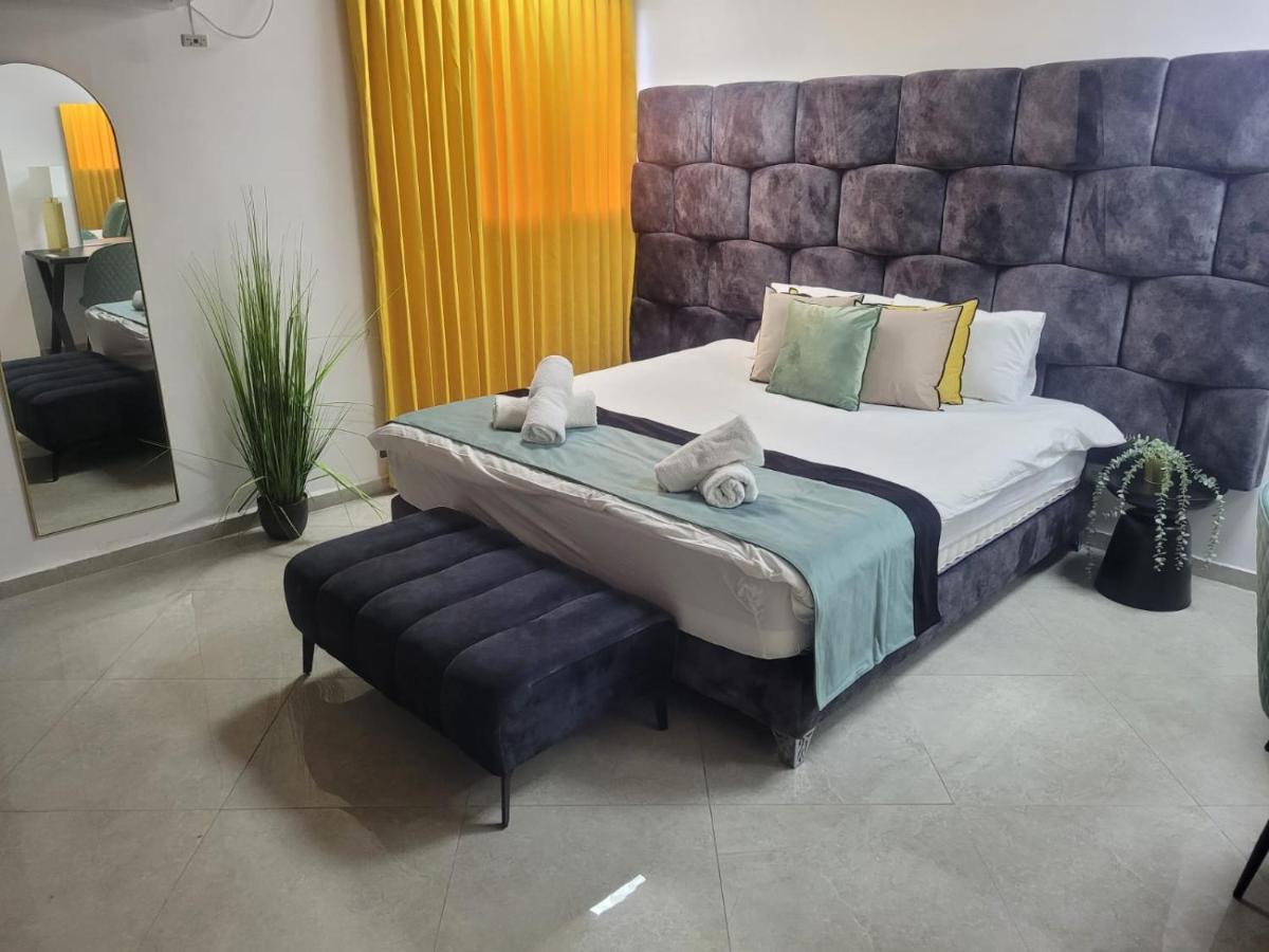 Yalarent Malina Motel In 提比里亞 外观 照片