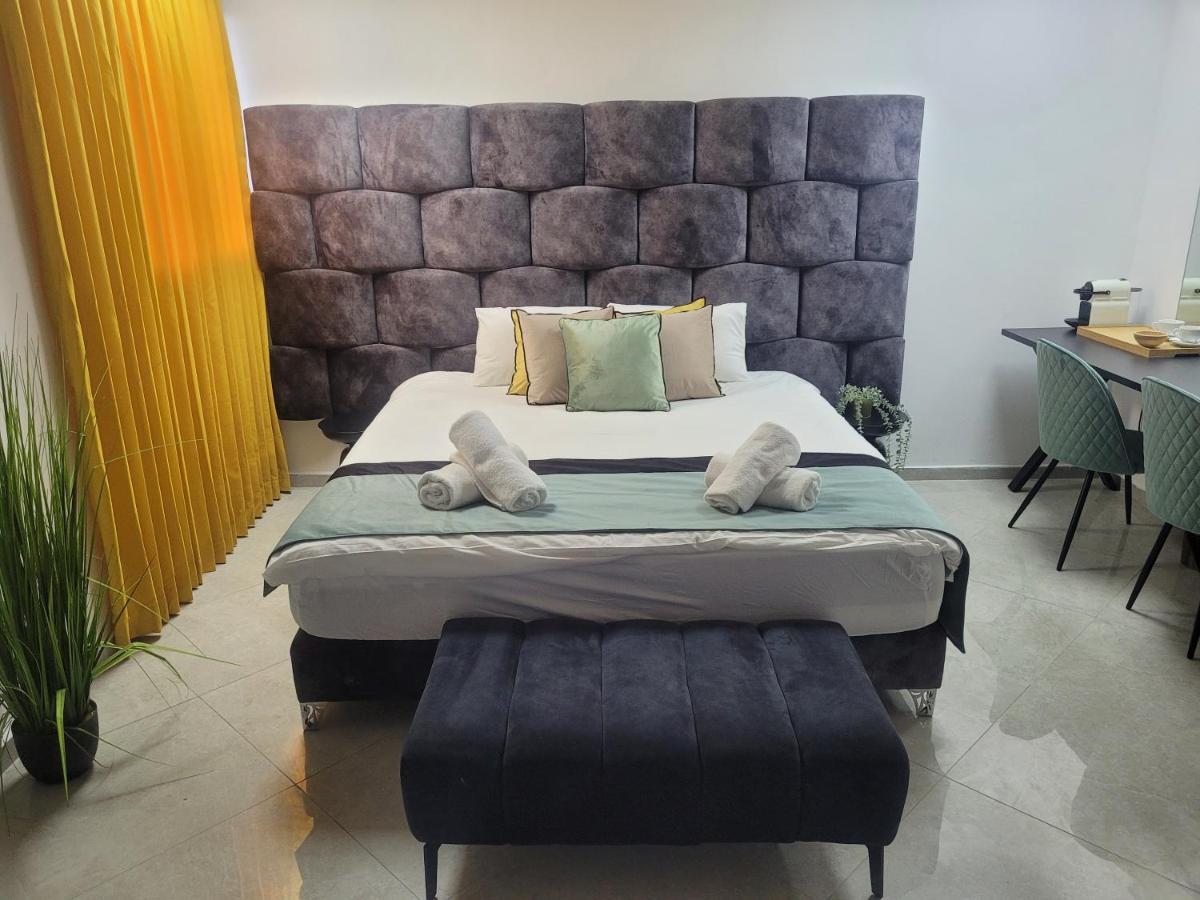 Yalarent Malina Motel In 提比里亞 外观 照片