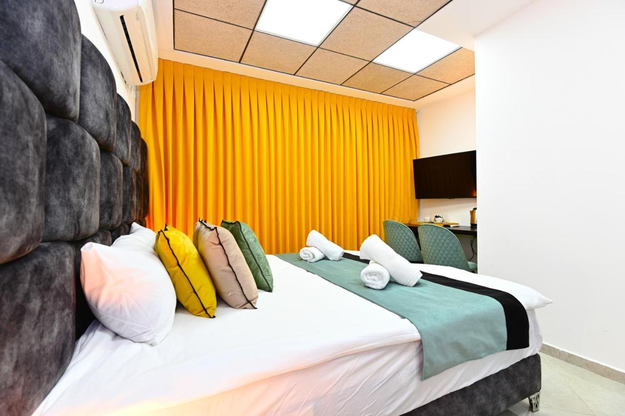 Yalarent Malina Motel In 提比里亞 外观 照片